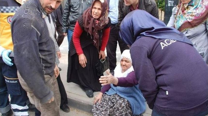 Motosikletten Korkup Yere D&uuml;şen Yaya Yaralandı