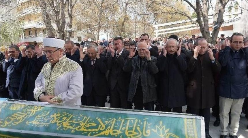 Chp Genel Başkanı Kılı&ccedil;daroğlu, Temizel&rsquo;in Annesinin Cenazesine Katıldı