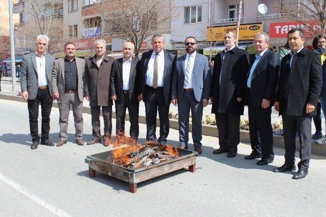 Kırşehir Valisi Öncü Oldu Siyasi Parti İl Başkanları Demir Dövdü