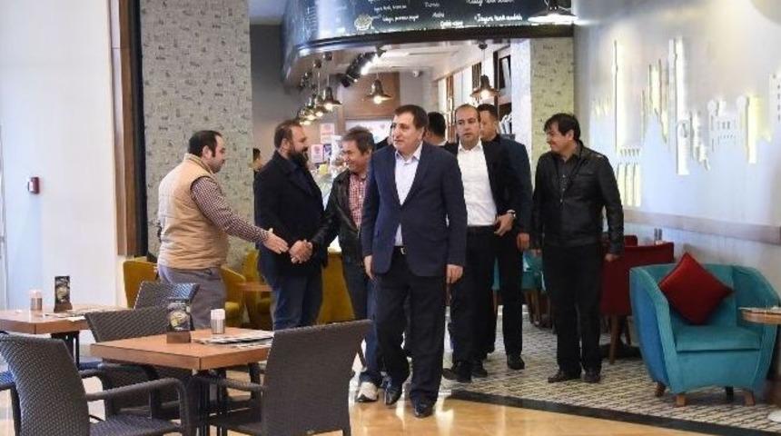 Şanlıurfa Valisi Esnaf Gezilerine Devam Ediyor
