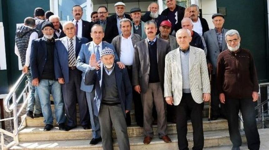 Konesob&rsquo;tan Yaşlılara Moral Yemeği