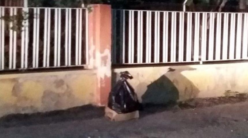Silifke Adliye Lojmanı İstinat Duvarı Yanına Bırakılan Poşet Korkuttu