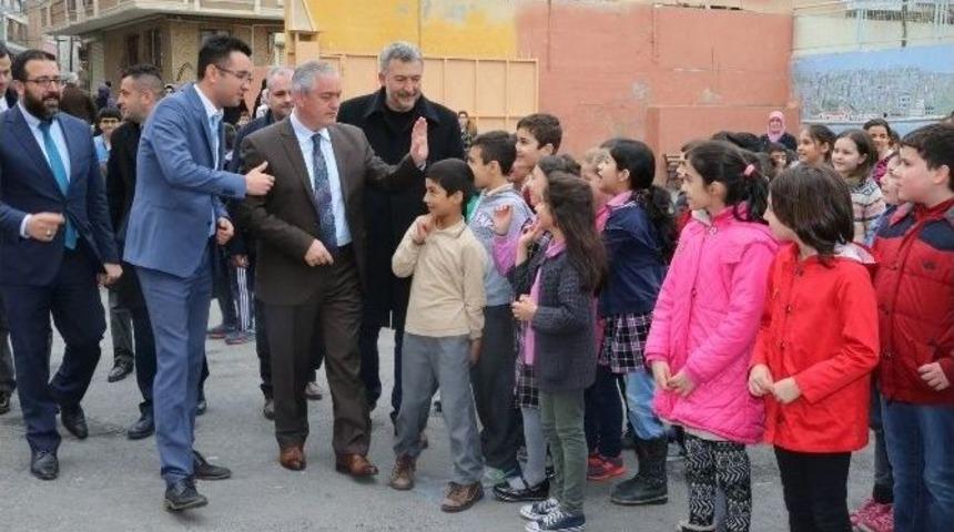 Miniklere &Ccedil;evre Bilinci Aşılanıyor