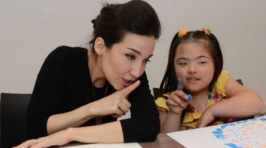 İpek A&ccedil;ar, Down Sendromlu &Ccedil;ocuklarla Mandala Boyadı