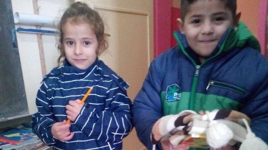 İstanbul&rsquo;dan Hask&ouml;yl&uuml; &Ouml;ğrencilere Yardım