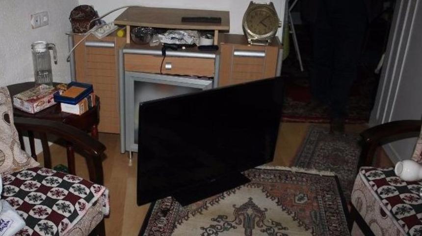 Salihli&rsquo;de Yakalanan İki Hırsız Tutuklandı