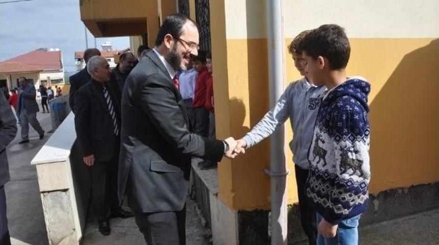 Başkan Ayaz, Okul Ziyaretlerine Devam Ediyor