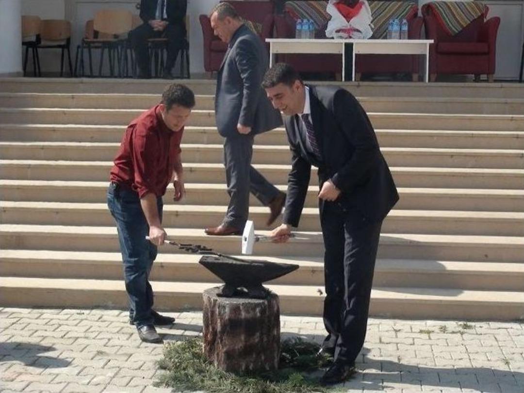 Nevruz K&ouml;rfez İl&ccedil;elerinde Kutlandı