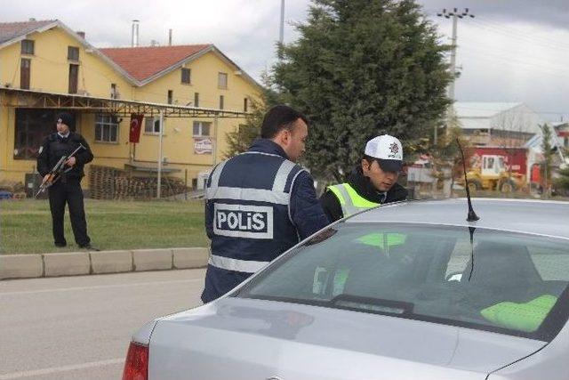 Polis’ten Şehir Giriş Ve Çıkışlarında Sıkı Denetim