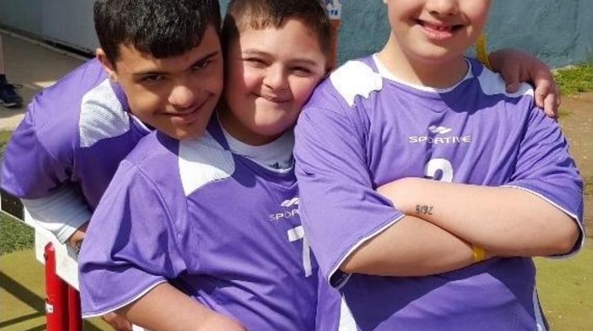 Sessiz Adımlar Spor Kul&uuml;b&uuml; Madalyaları S&uuml;p&uuml;rd&uuml;