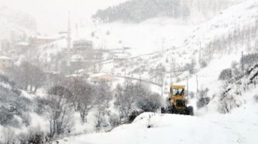 G&uuml;m&uuml;şhane&rsquo;de 75 K&ouml;y Yolu Ulaşıma Kapandı
