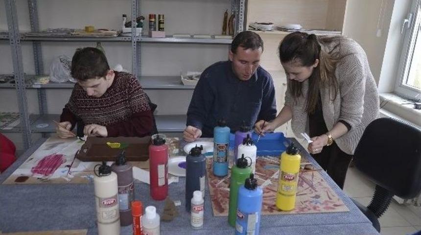 Engelsiz Ahşap Boyama Kursu