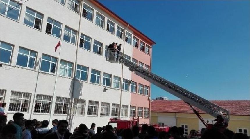 Yozgat Anadolu İmam Hatip Lisesi&rsquo;ndeki Tatbikat Ger&ccedil;eği Aratmadı