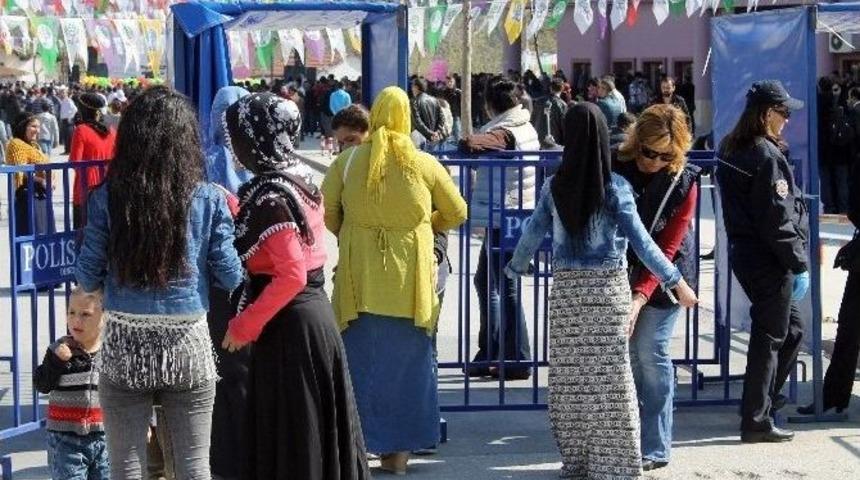 Denizli&rsquo;de Nevruz&rsquo;a S&ouml;n&uuml;k Kutlama