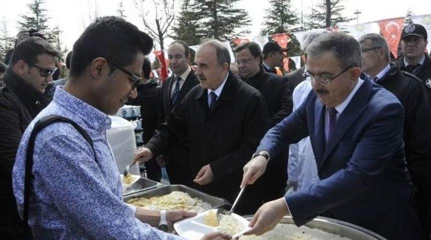 Sel&ccedil;uk&rsquo;ta Nevruz Bayramı Kutlandı