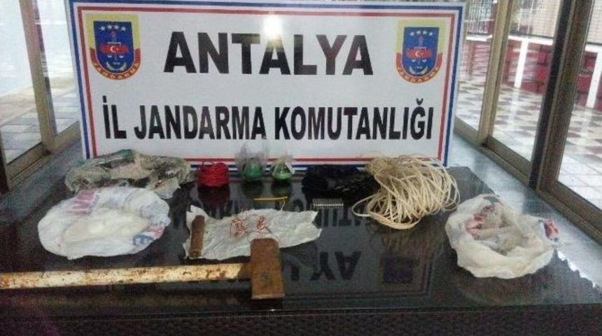 Dinamitle Ka&ccedil;ak Kazıya 6 G&ouml;zaltı