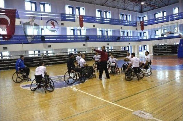 Omü’de, ’aşmak İçin Hareket’, Farkındalık Eğitimi Verildi 2