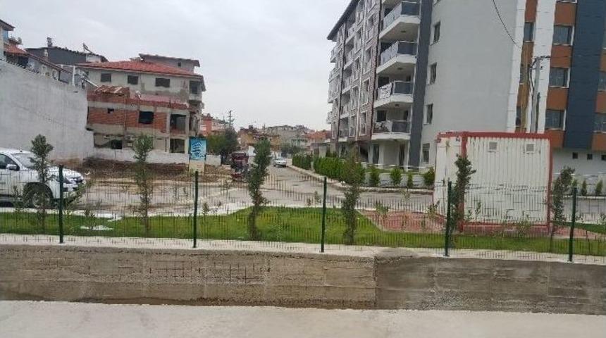 Alaşehir Belediyesi&rsquo;nden Su Kanalları &Ccedil;evresine Dekoratif &Ccedil;it