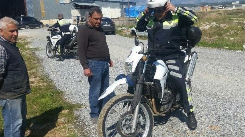 Dur İhtarına Uymadı, Polis Motosikletinin &Uuml;zerinden Ge&ccedil;ti