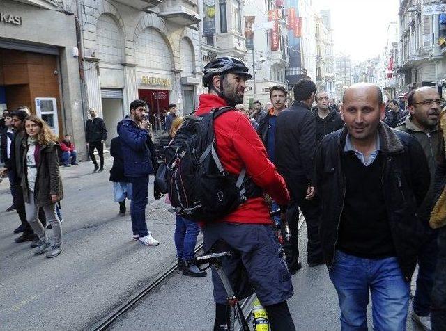 Oktay Vural’a İstiklal Caddesi’nde Tepki: