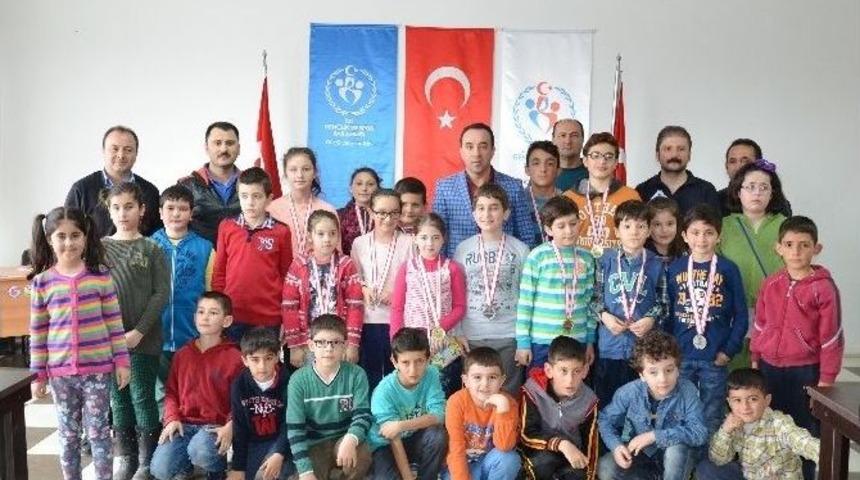 18 Mart Şehitleri Anma G&uuml;n&uuml; Ve &Ccedil;anakkale Deniz Zaferi Satran&ccedil; Turnuvası Sona Erdi