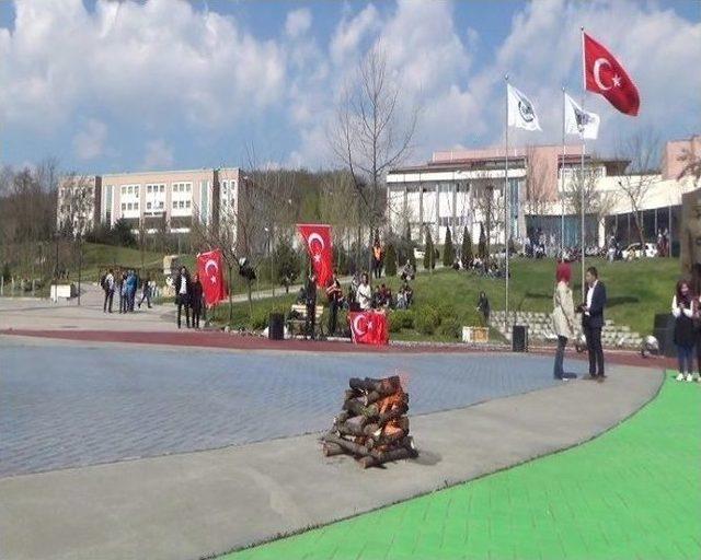 Türk Bayrağı Altında Nevruz Horonla Kutlandı