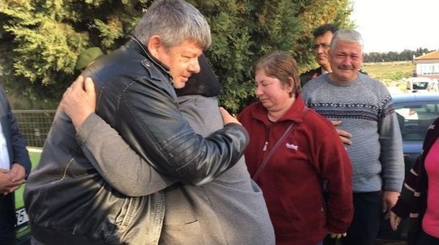 İzmirli Şehidin Dedesi Ve Babaannesi G&ouml;zyaşlarına Boğuldu