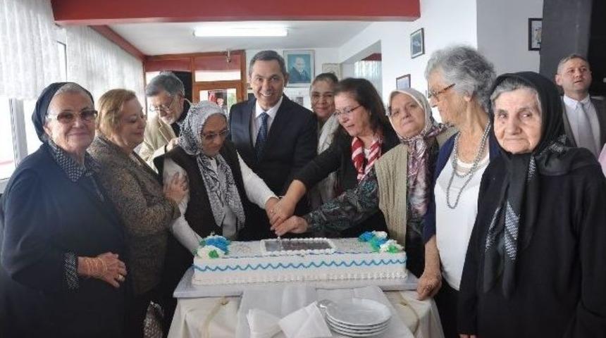 Başkan Uysal Yaşlılar Haftasını Huzurevinde Kutladı