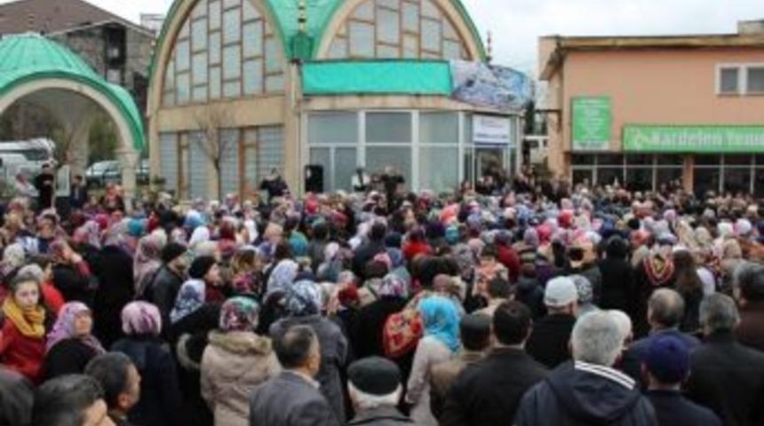 &Ccedil;aycuma&rsquo;da Umre Kafilesi Kutsal Topraklara Uğurlandı