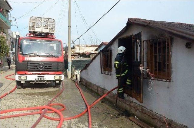 Kullanılmayan Binada &Ccedil;ıkan Yangın Korkuttu 1