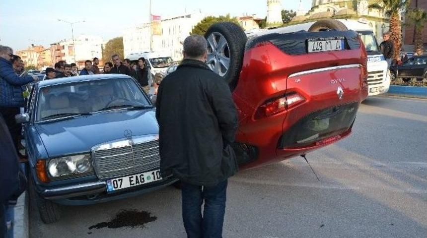 Biga&rsquo;da Otomobil Devrildi: 3 Yaralı