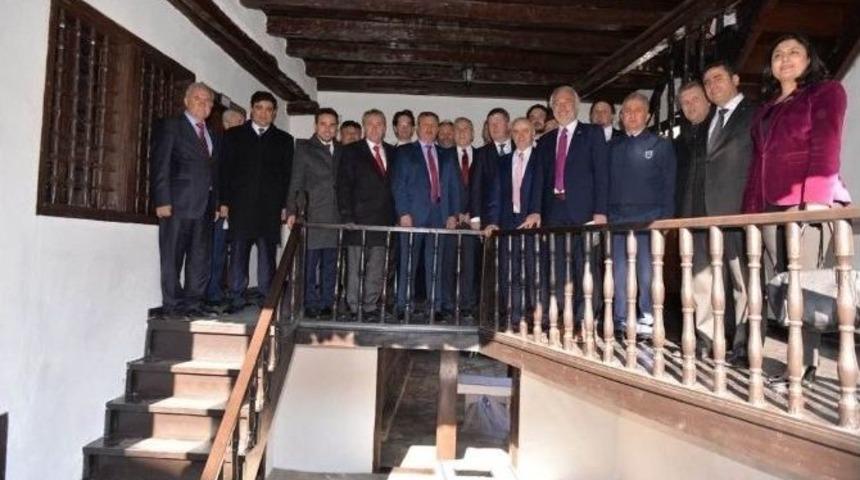 Macaristan&rsquo;ın &Ouml;zg&uuml;rl&uuml;k Savaşı&rsquo;nın 168. Yıl D&ouml;n&uuml;m&uuml; K&uuml;tahya&rsquo;da Da Kutladı