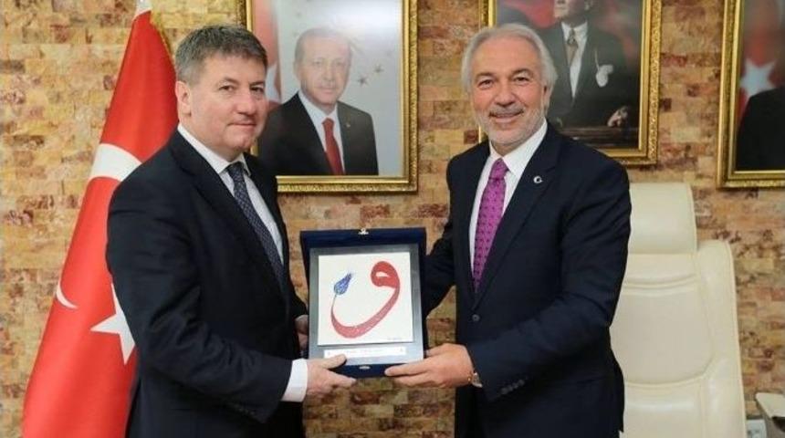 Macaristan Heyeti Başkan Sara&ccedil;oğlu&rsquo;nu Ziyaret Etti