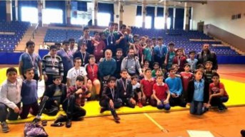 Aydın&rsquo;ın Gen&ccedil; G&uuml;reş&ccedil;ileri Minderde Boy G&ouml;sterdi