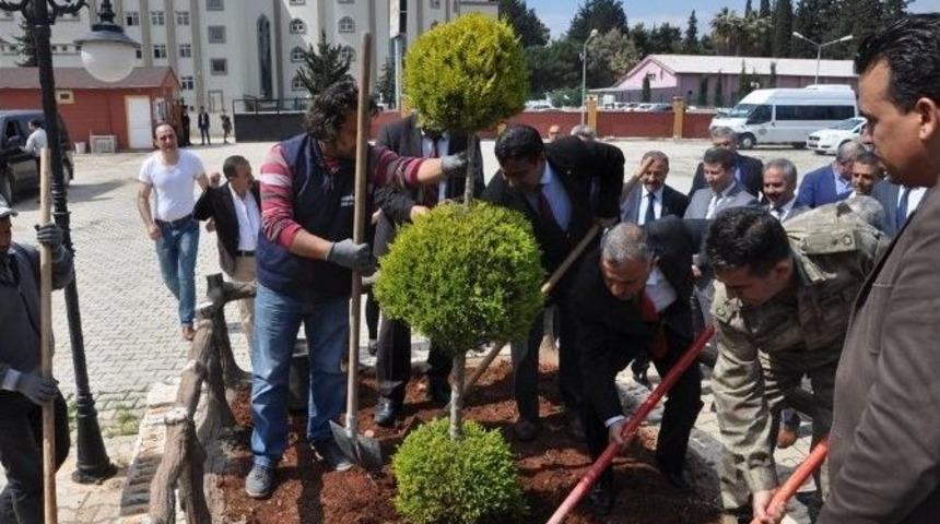 Reyhanlı&rsquo;da Şehitler Anısına Fidan Dikildi