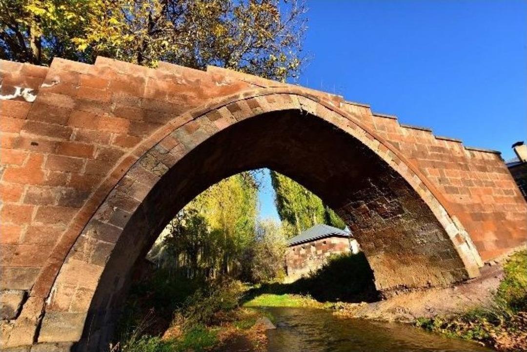 Bitlis&rsquo;in Vakıf Ve K&uuml;lt&uuml;r Varlıkları