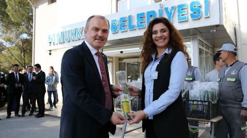 Başkan G&uuml;rlesin Fidan Dağıttı