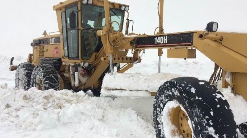Van-bah&ccedil;esaray Yolu Ulaşıma A&ccedil;ıldı