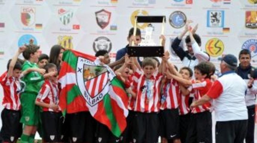 Uluslararası Turnuvaya Ter&ouml;r Darbesi