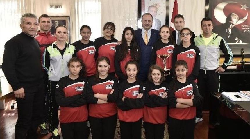 Futsal Takımı&rsquo;ndan Akg&uuml;l&rsquo;e Şampiyonluk S&ouml;z&uuml;