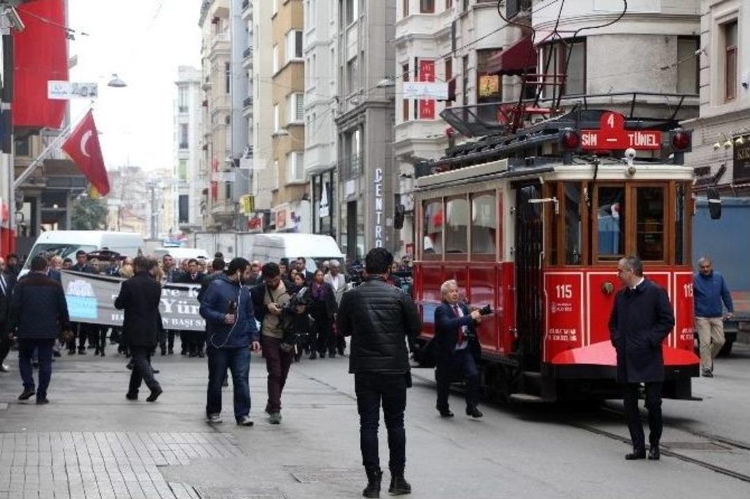 Beşiktaş Belediyesi&rsquo;nden İstiklal Caddesi&rsquo;nde "ter&ouml;re Karşı Tek Y&uuml;rek" Y&uuml;r&uuml;y&uuml;ş&uuml;