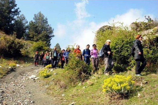 Honaz Dağı&rsquo;nda &Ouml;nce Y&uuml;r&uuml;y&uuml;ş Yaptılar Sonra Muhacir B&ouml;reği Yediler 1