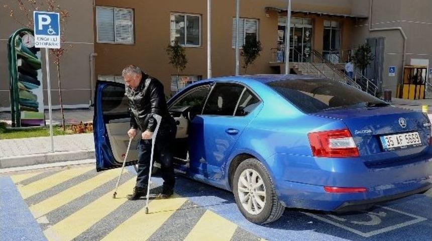 Karşıyaka&rsquo;da Engeller Ortadan Kalkıyor