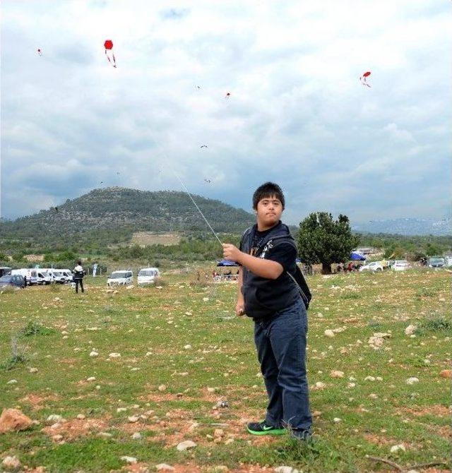 Down Sendromlu Çocuklar Gökyüzünden Mesajı Verdi