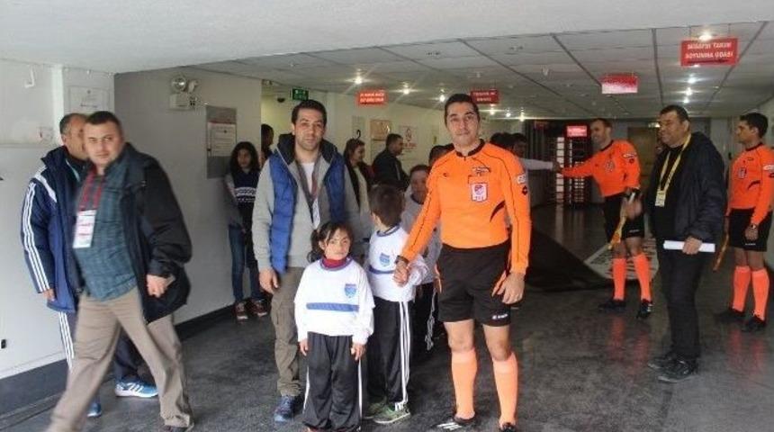 Down Sendromu Çocuklar, Futbolcularla Buluştu