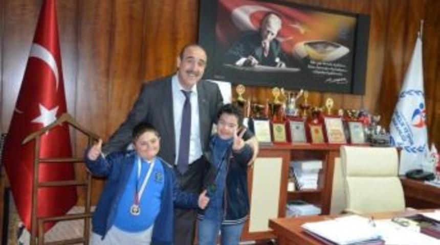Madalya Rekortmeni &Ouml;zel Sporcular Fındıklı&rsquo;yı Ziyaret Etti