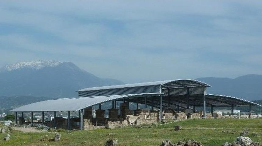 Laodikya Antik Kenti&rsquo;ne &Ouml;d&uuml;l