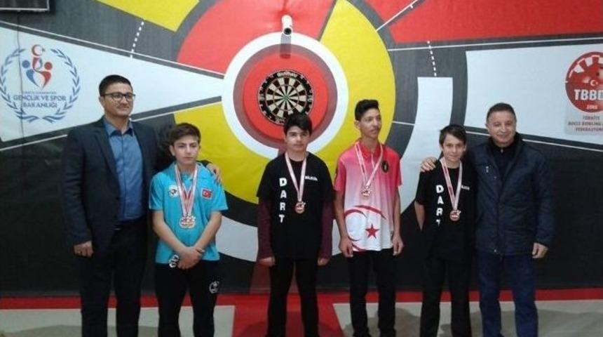 Boz&uuml;y&uuml;kl&uuml; Dart&ccedil;ılar Madalyaları Topladı