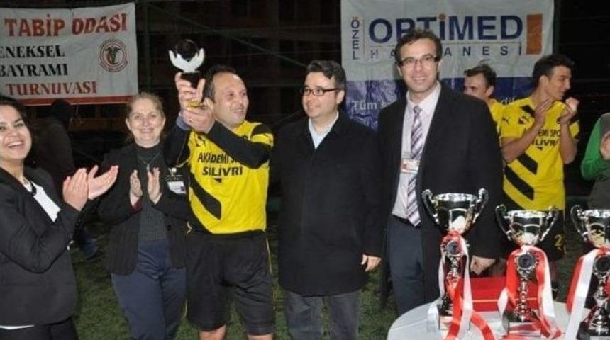 14 Mart Tıp Bayramı Futbol Turnuvası Sona Erdi