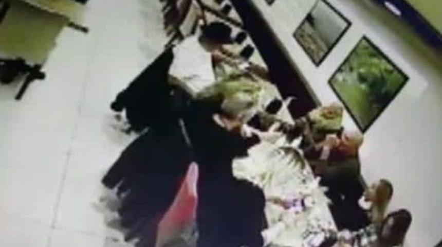 Patlamada &Ouml;len 3 İsrailli Turistin Restorandaki Son Yemeği G&uuml;venlik Kamerasında